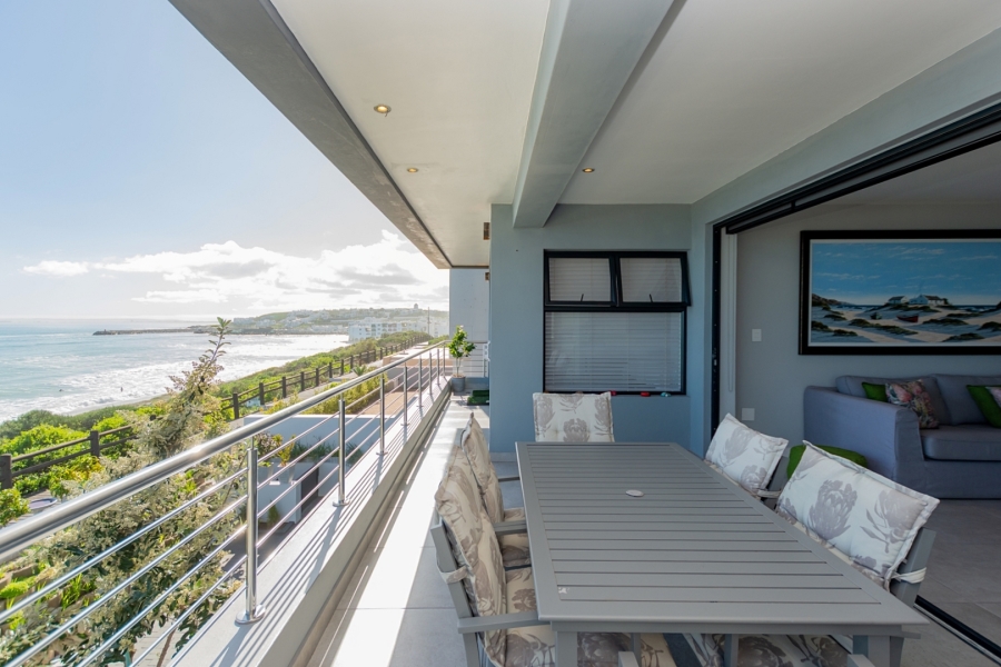 7 Bedroom Property for Sale in Calypso Beach Western Cape